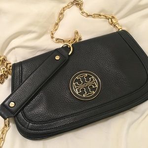 Tory Burch Amanda Logo Clutch
